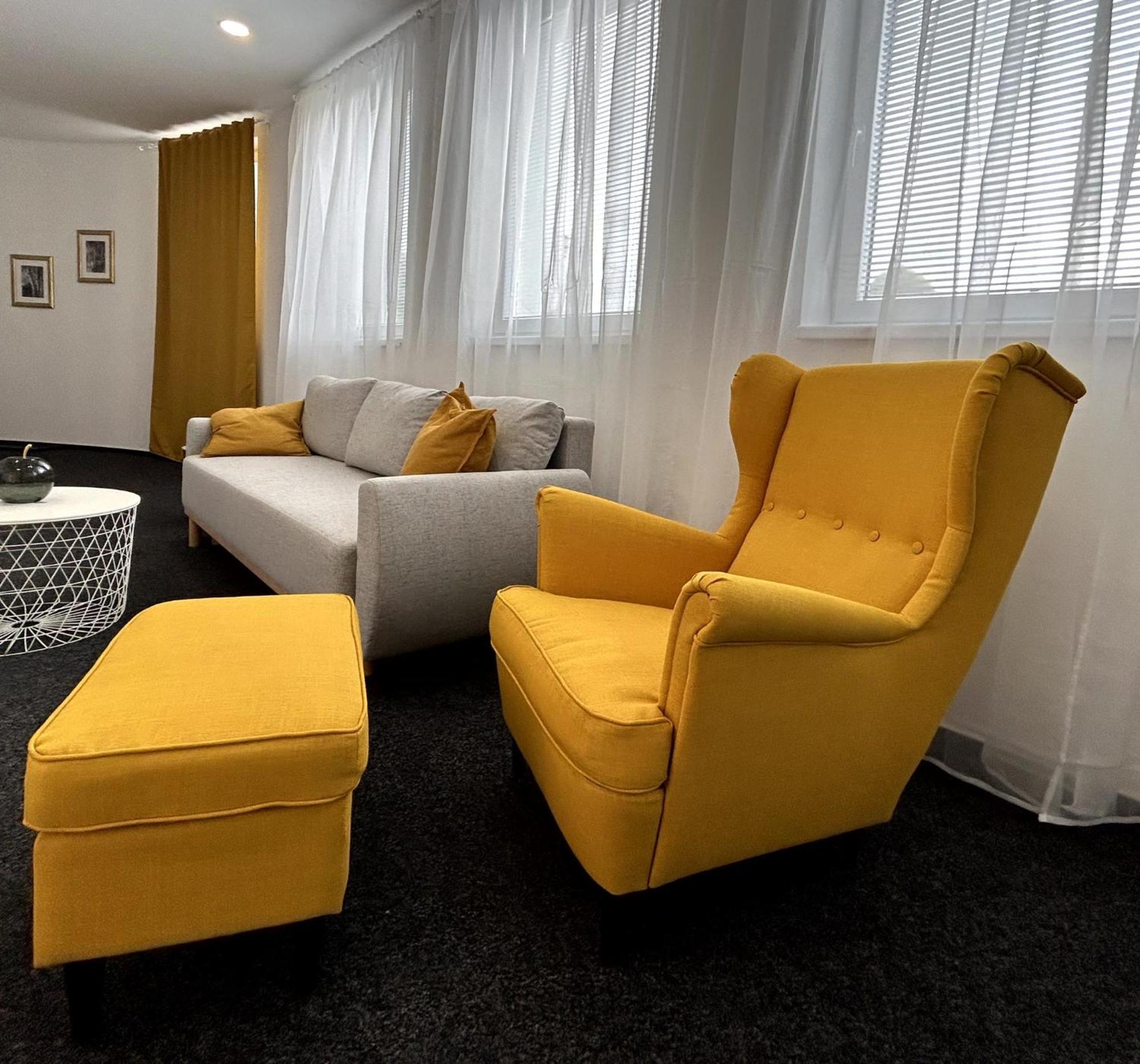 Breza House Apartments Злин Экстерьер фото