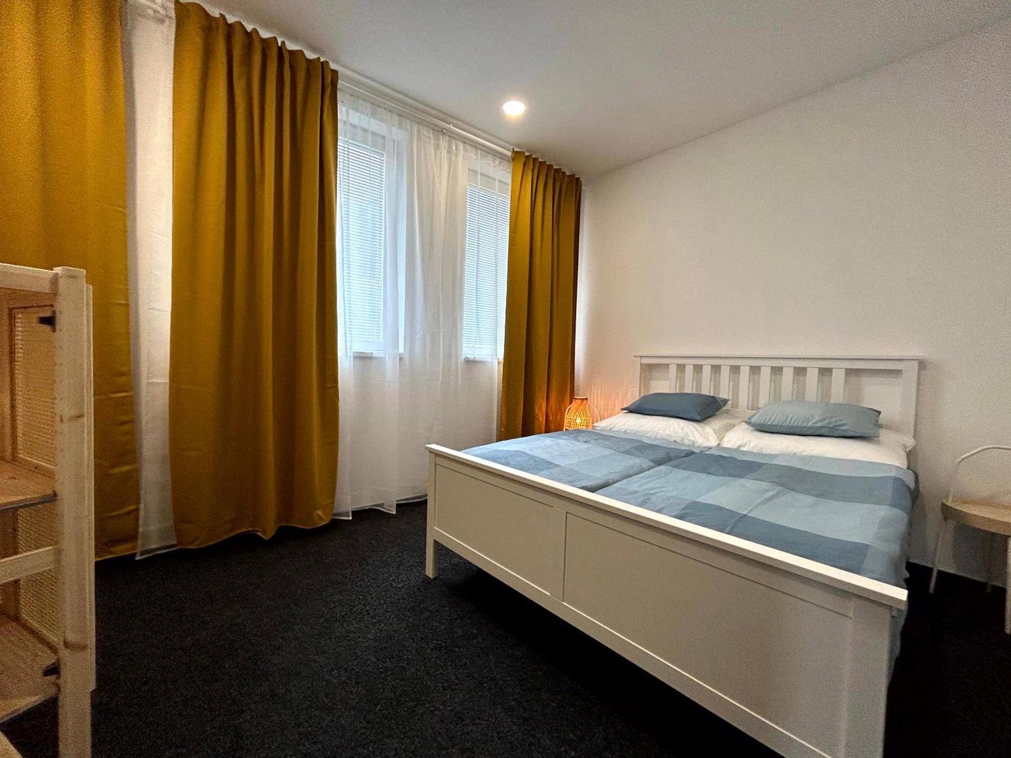 Breza House Apartments Злин Экстерьер фото